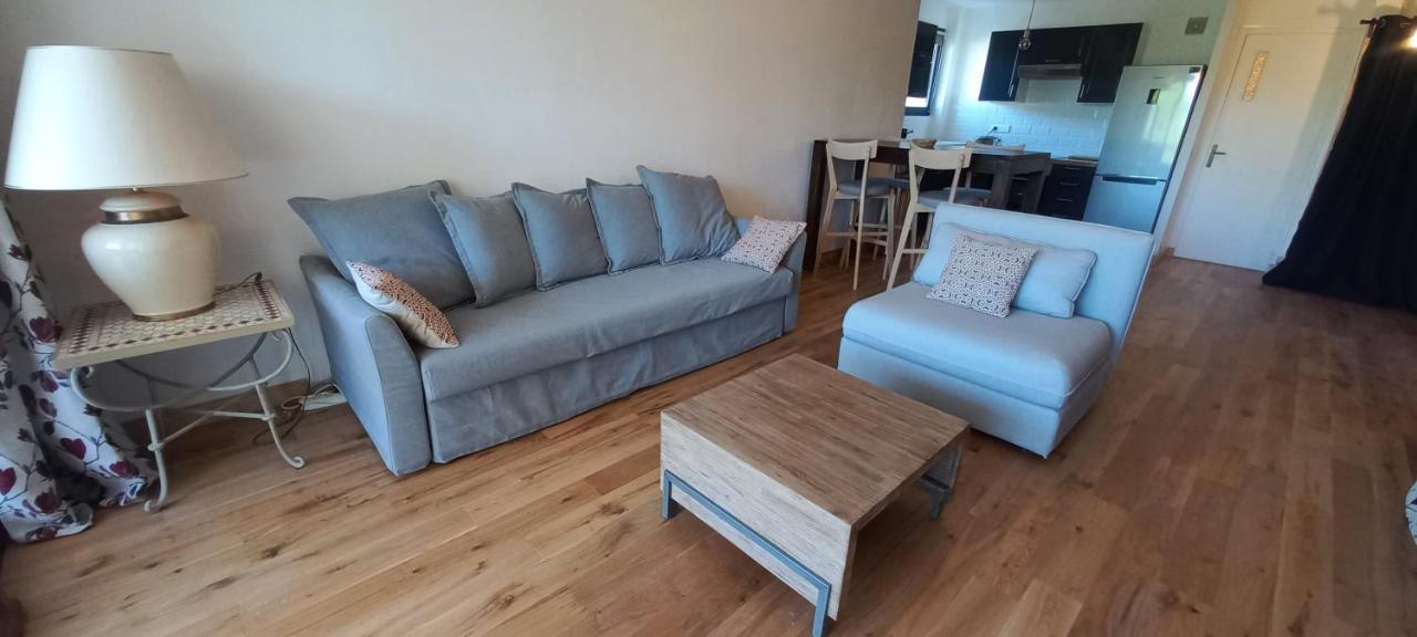 Loft Climatise "La Pinede", 50 M2, Tres Calme, 5 Mn A Pied Des Plages, Lit King Size La Seyne-sur-Mer Eksteriør billede