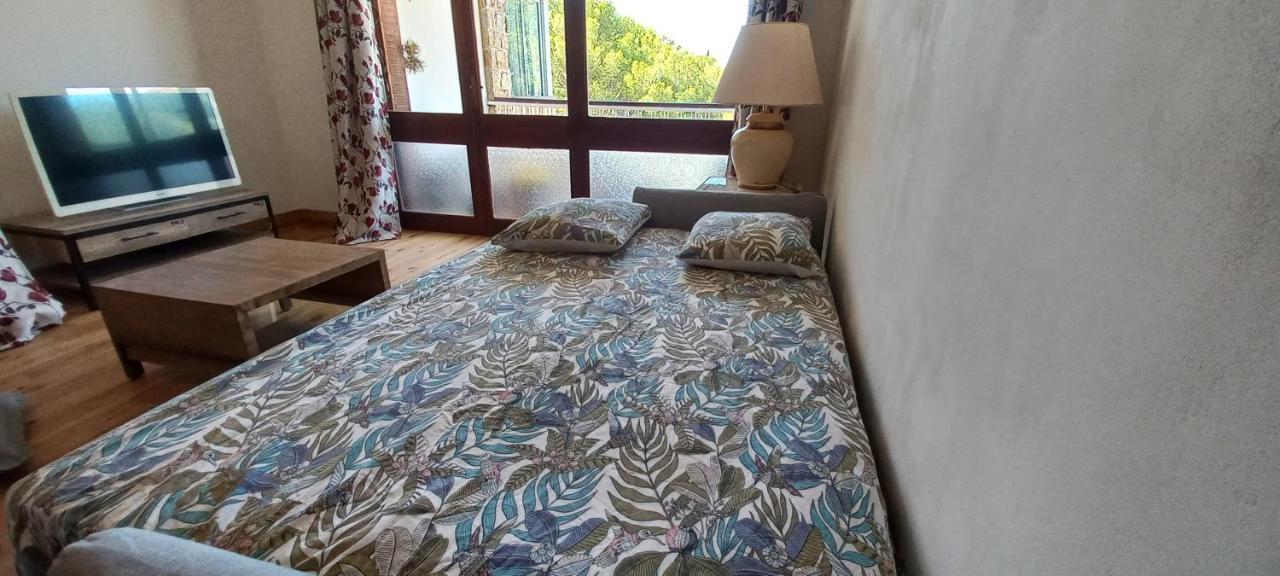 Loft Climatise "La Pinede", 50 M2, Tres Calme, 5 Mn A Pied Des Plages, Lit King Size La Seyne-sur-Mer Eksteriør billede